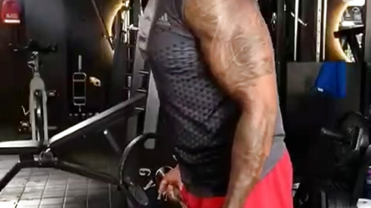 In the gym - วิดีโอโดย jay_jhonson01 โมเดลแคม