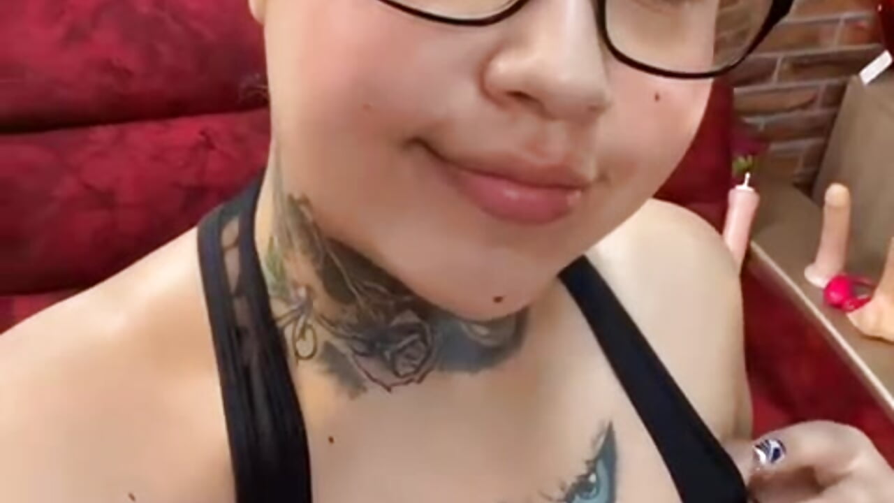 I have a surprise for you, come in, you'll like it  🥵🎉 - video by MISS_WALKER_ cam model