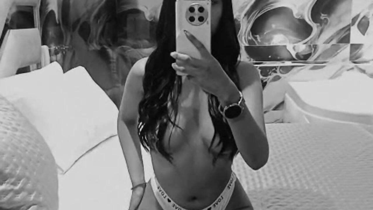 DO YOU LIKE MY BODY? - video by annie_and_ryan cam model