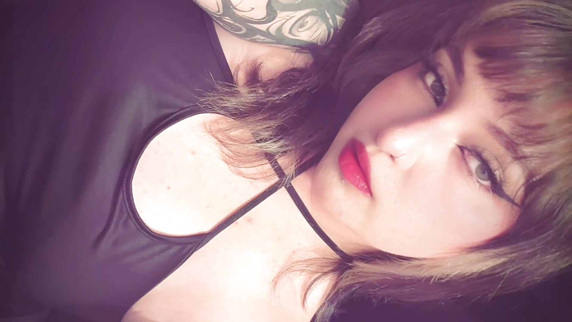 Hellooo 🩷 - video by sara_cuteeyes cam model