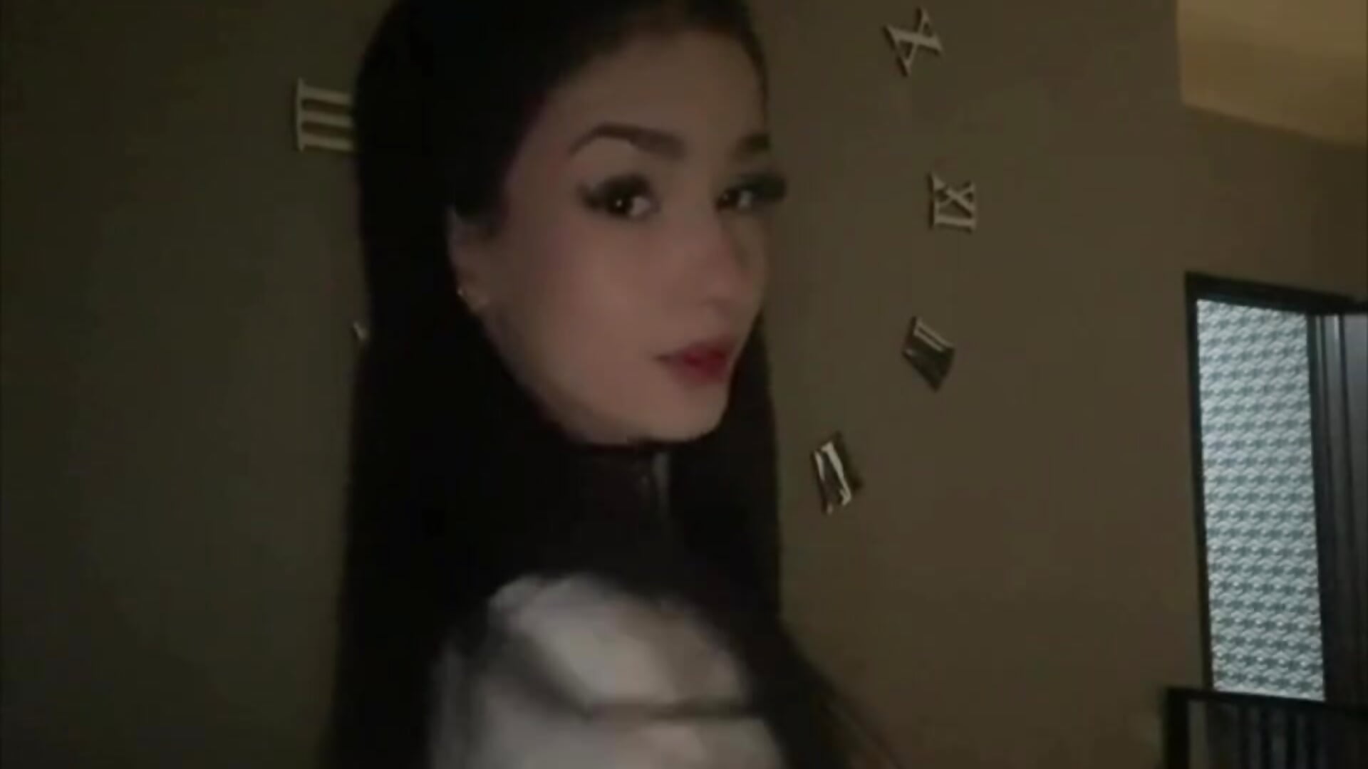 Hey hey – video modela na kameri GhostSolenne