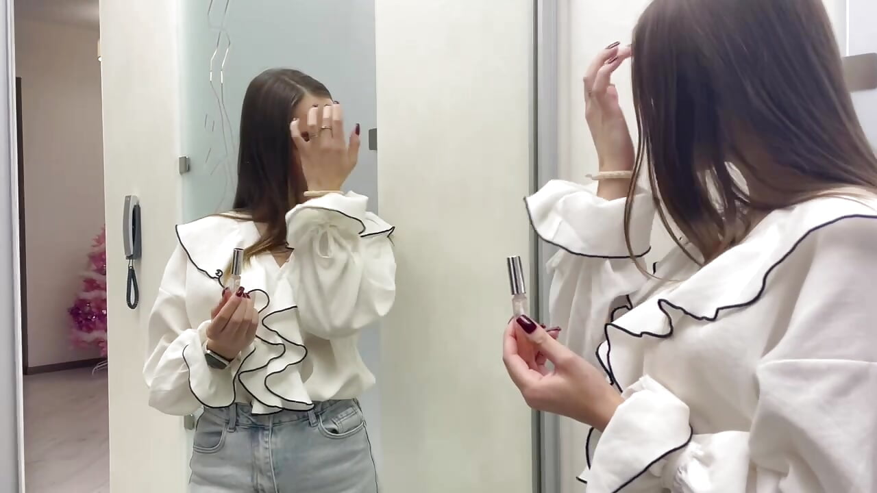 My first time here! - video by KarriVoisinet cam model