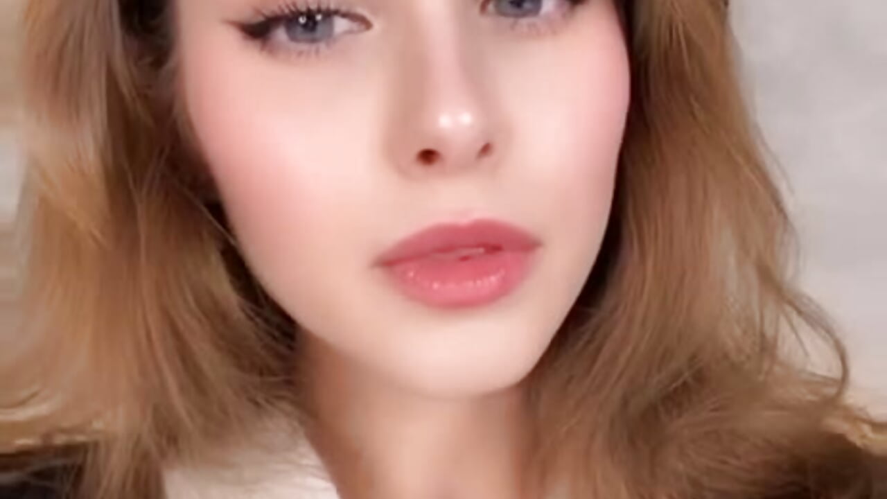 just me - βίντεο μοντέλου MiaBlanko