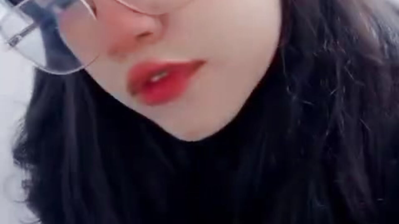 Soft vibes - video ZoeSkyee_ kameramallilta