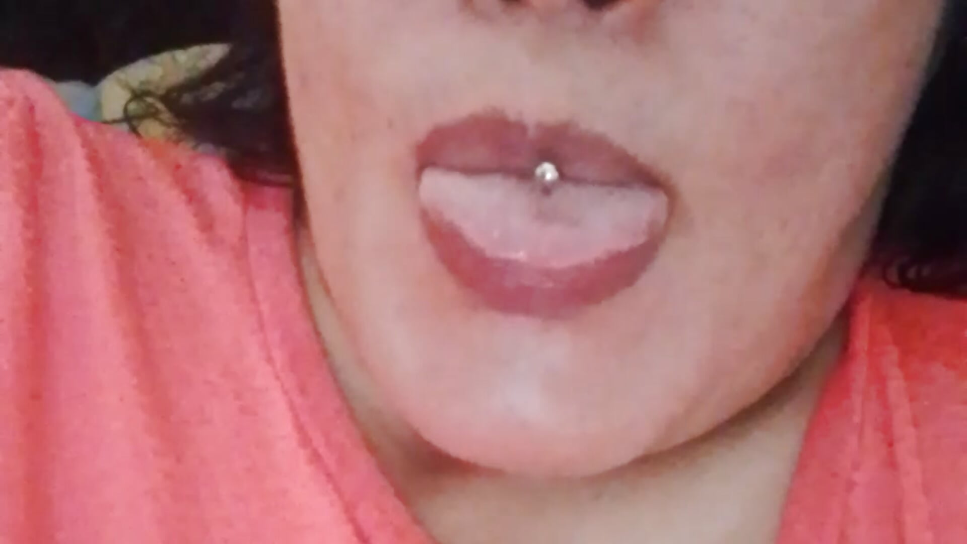 A little play with lips. - video by sandygomez cam model