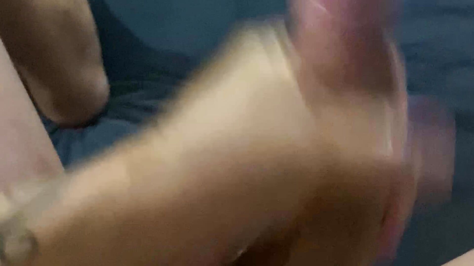 Playing with my hard cock in oil - فيديو من PIAHOTCANDY موديل الكام