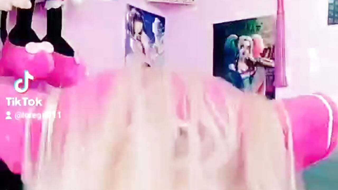 8a06cfd120fc93d9edc65039ae740f19 - video by golden_girl01 cam model