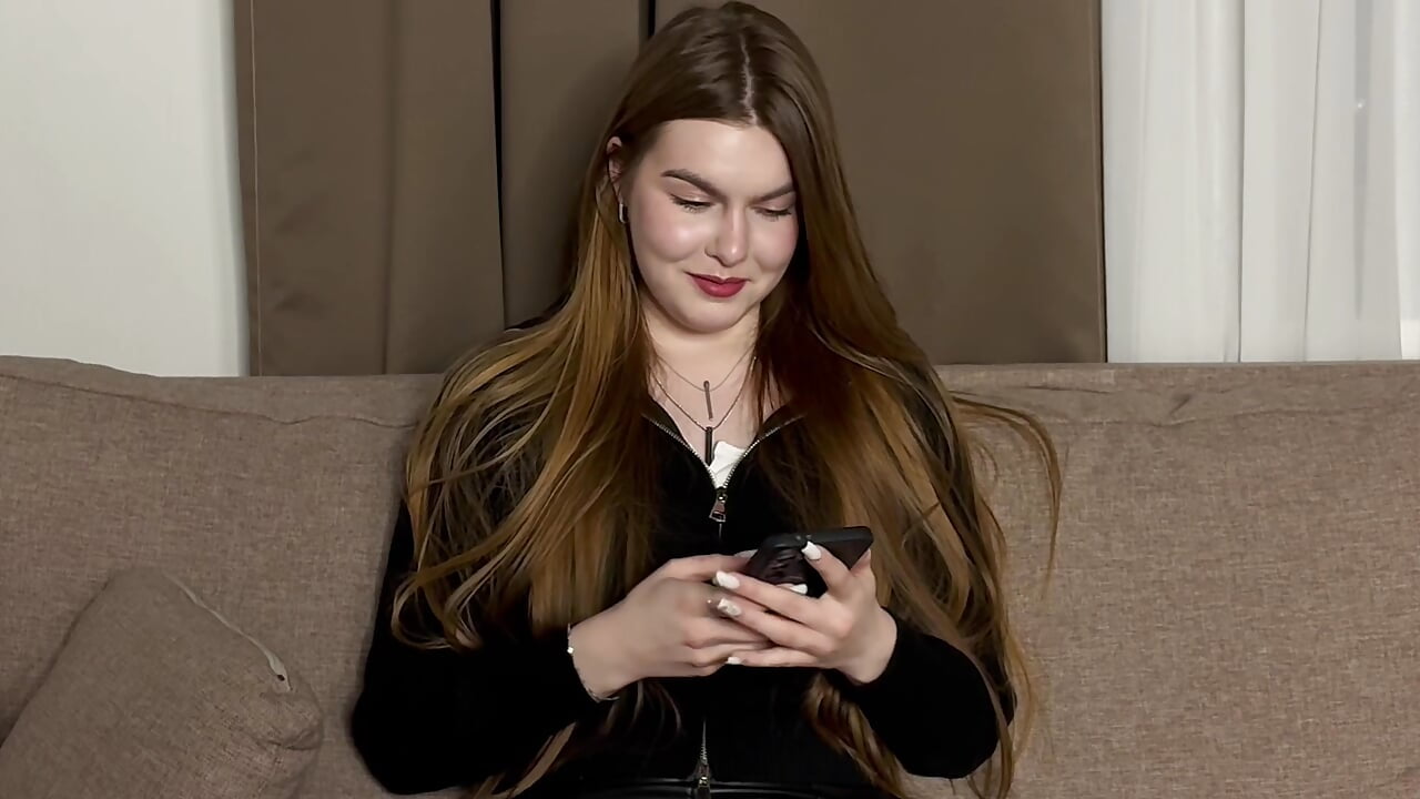 I love reading hehe - วิดีโอโดย ManunyaHoly โมเดลแคม