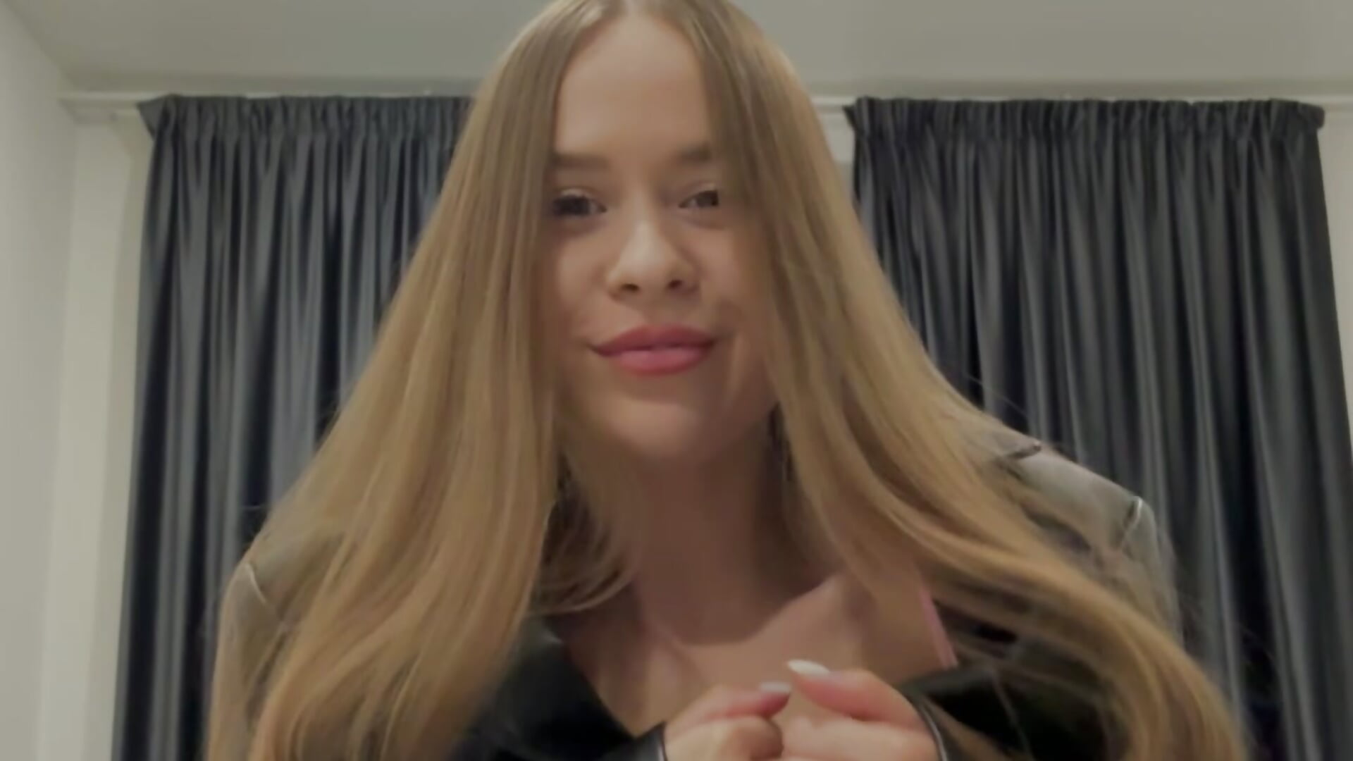 IMG_5105 - video av Nicole_Loving cam-modell