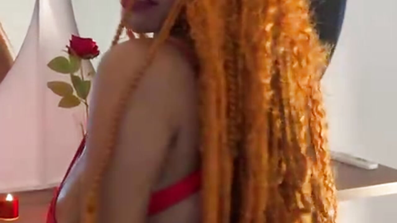 WhatsApp Video 2026-02-14 at 10,43,37 PM - vídeo de Yuliana-ambell modelo de câmara