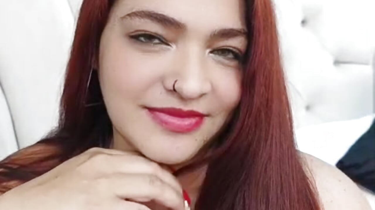 pirncing - video oleh model kamera GabyGrey_