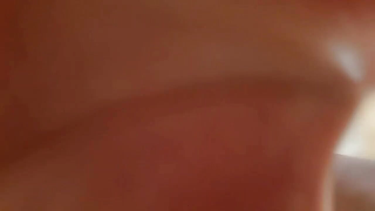 boob show in oil from different angles – video od webkamerové modelky sweetpussy13