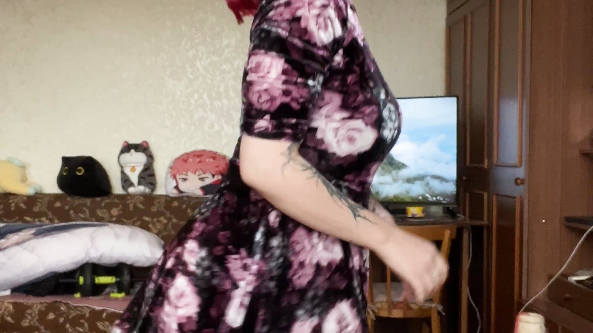 Little dance for you - video by Alexiaa_69 cam model