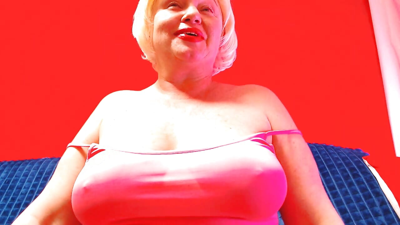 xxx - відео від вебкаммоделі NaughtyMILF4UX