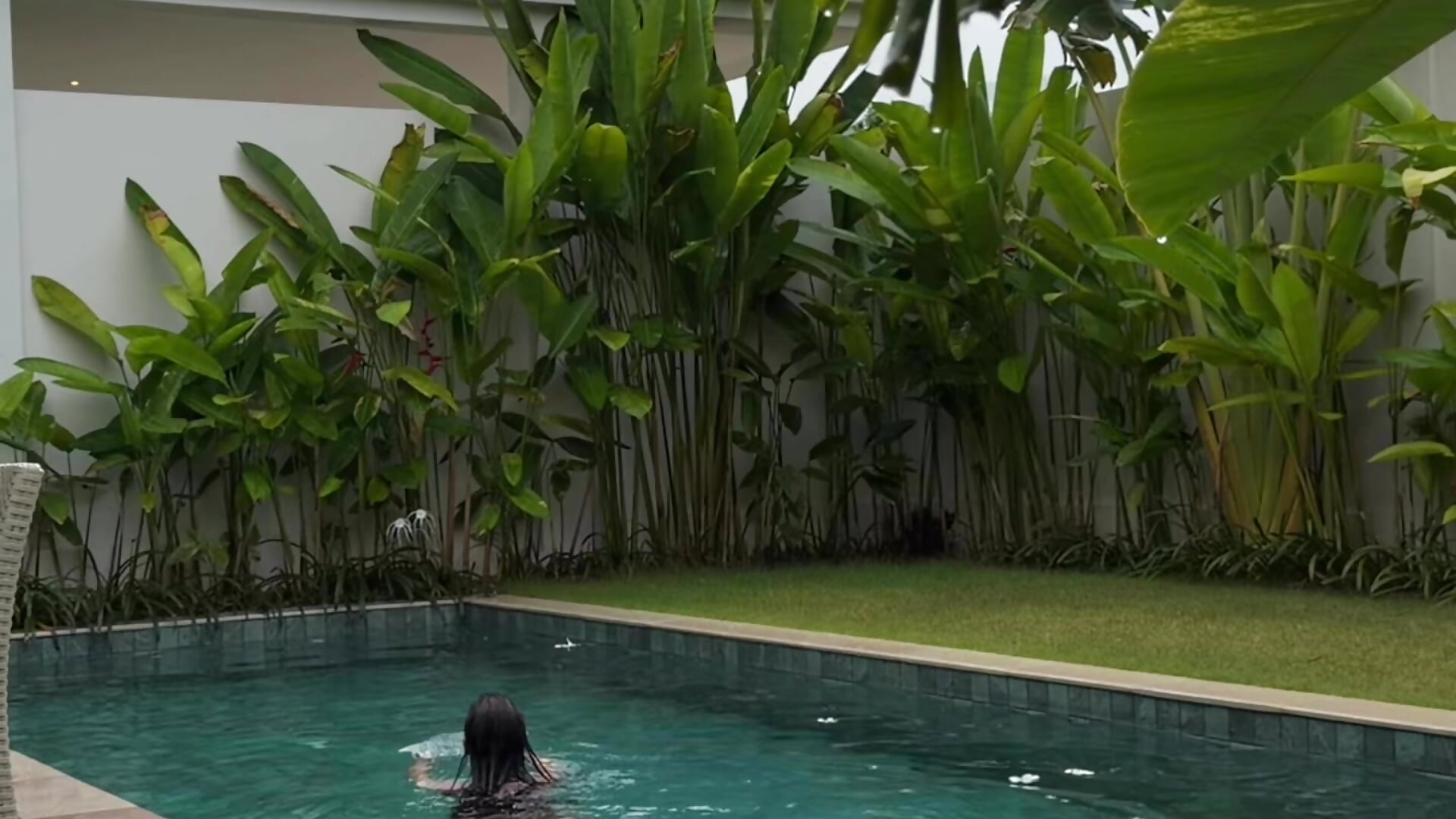 Lost in the rain 🌧️🌴 – video od webkamerové modelky Ann_Passion