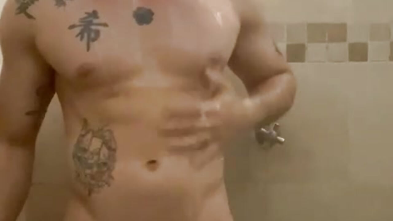 A nice shower for you, I hope you enjoy it a lot 😏