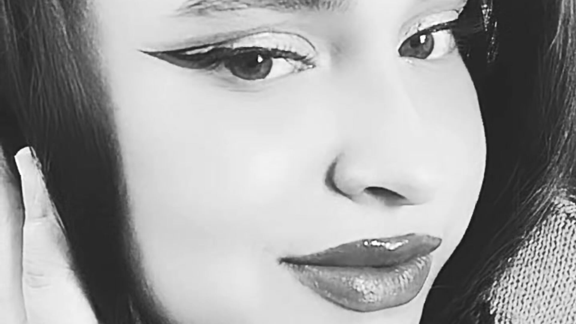 Among all the beautiful things, I found you. – видео вебкам-модели Bluesky-668