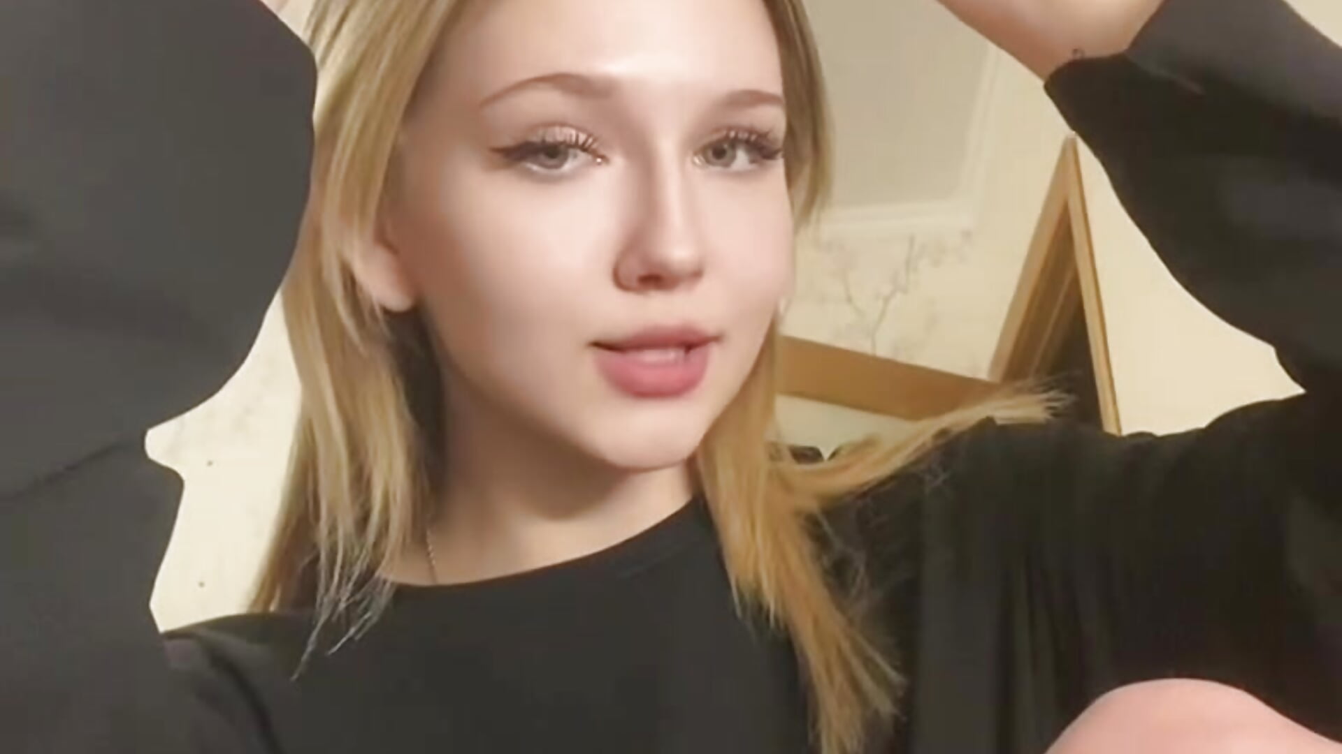 its me - video by CarolDaniels cam model