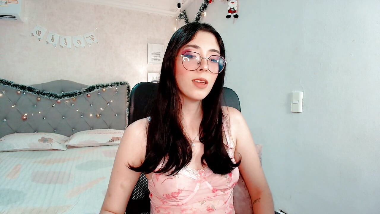 SING - video by emmalove_doll cam model