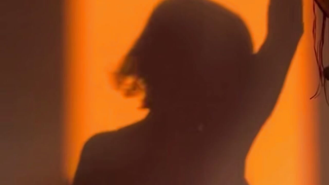 Shadow – video modela na kameri Maya4Maya