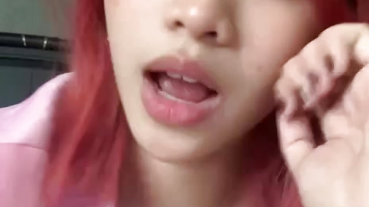 Some lipsync hehe - video by LenoraFrailey cam model