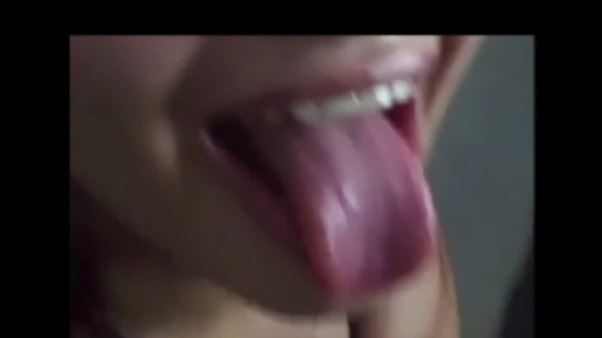 Lleno toda mi boca mucho