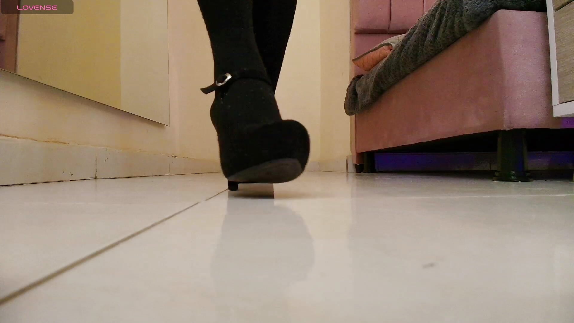 Tell me… do you like the sound of my heels? Don't you want to see more? 👠🔥 - Celestee15_主播的视频