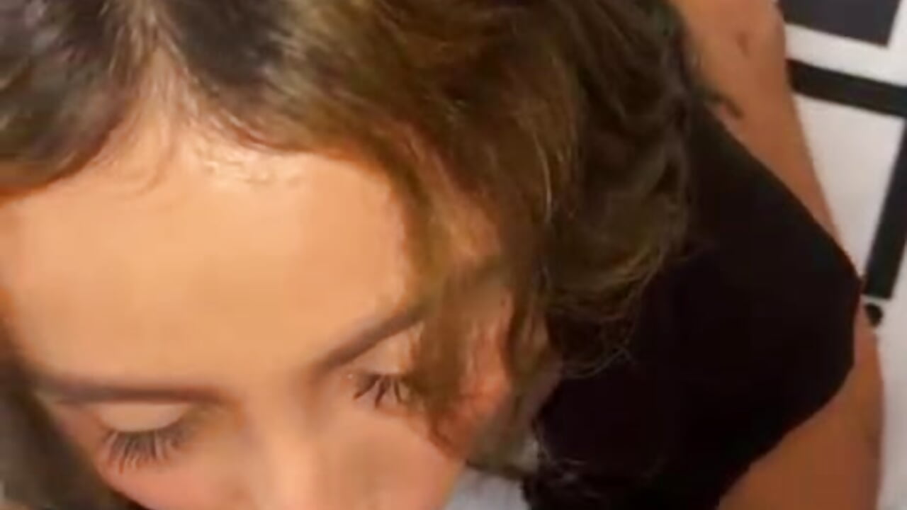 🍆💦 - video oleh model kamera Beele_and_Evie