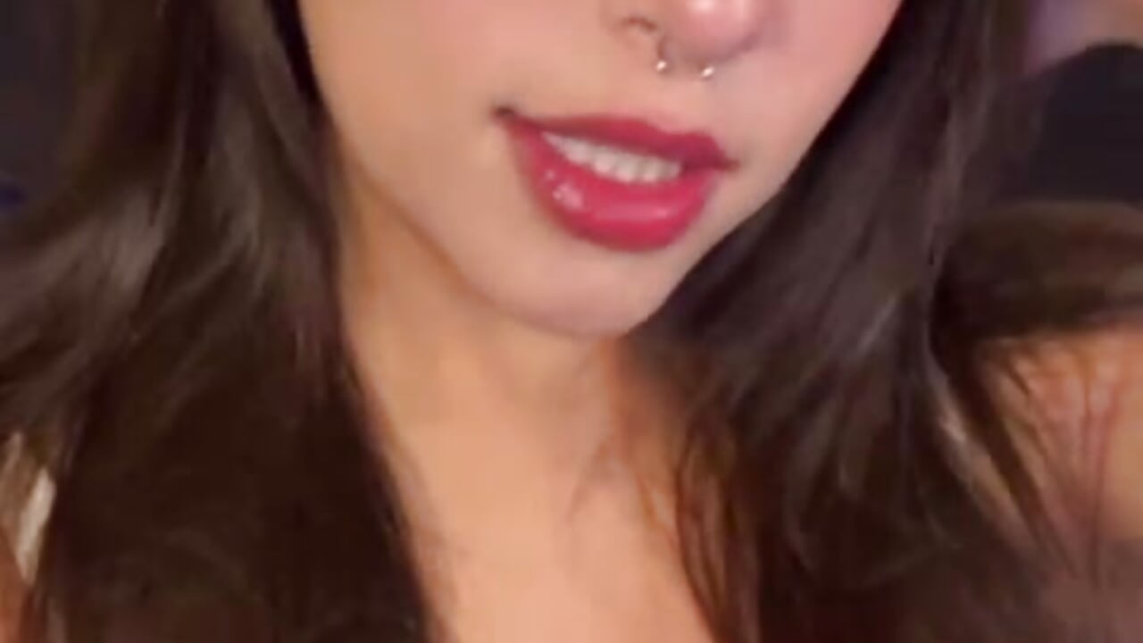 her sweet face - video by nova_velvet cam model