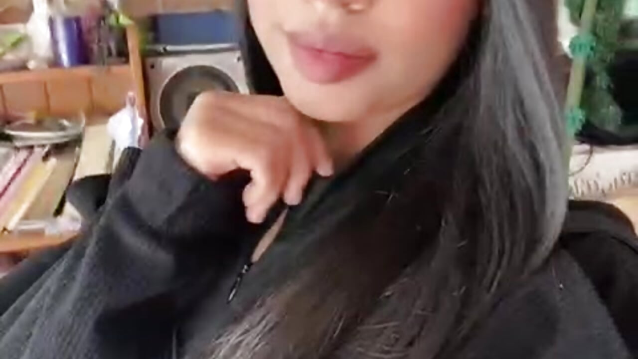 Hello 🥵 - video by Sophie_clay cam model