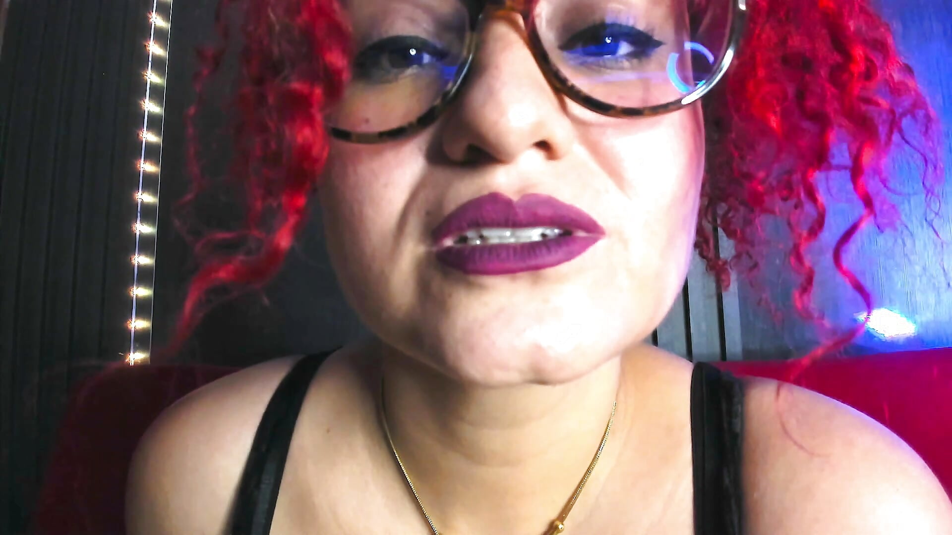 hot and juicy lips - video di nayan_fire_ modella di cam