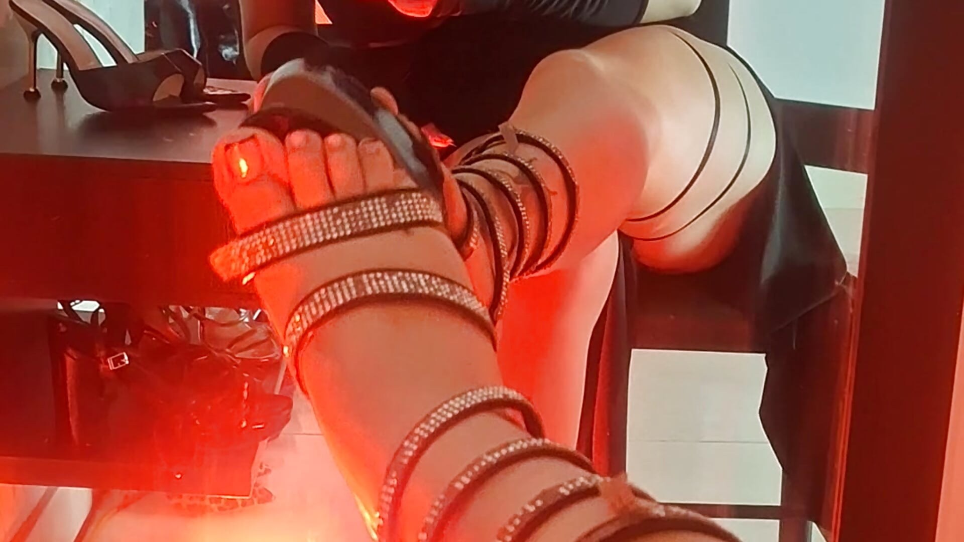 Take your place at my feet - video van nayan_fire_ cam-model