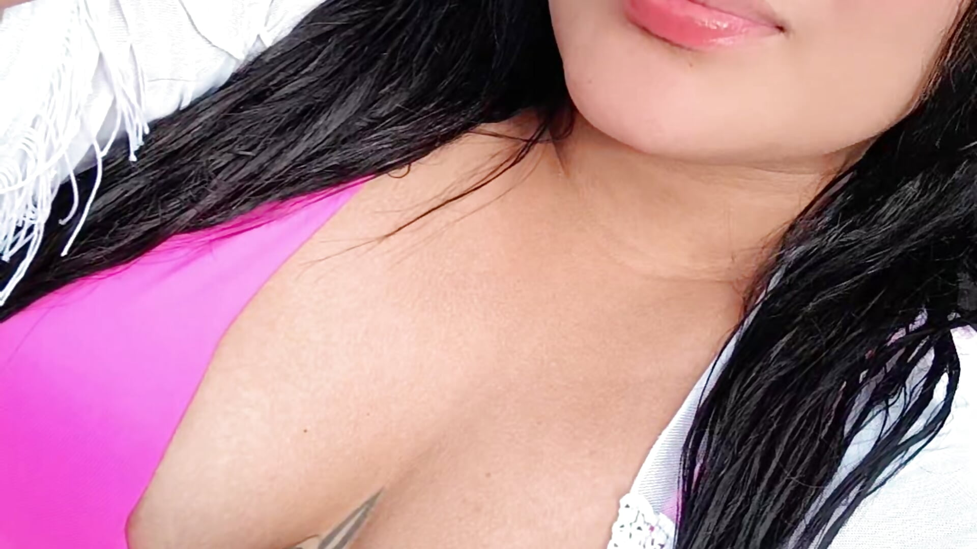 In the pool  👙 - video by CataleyaRoselle cam model