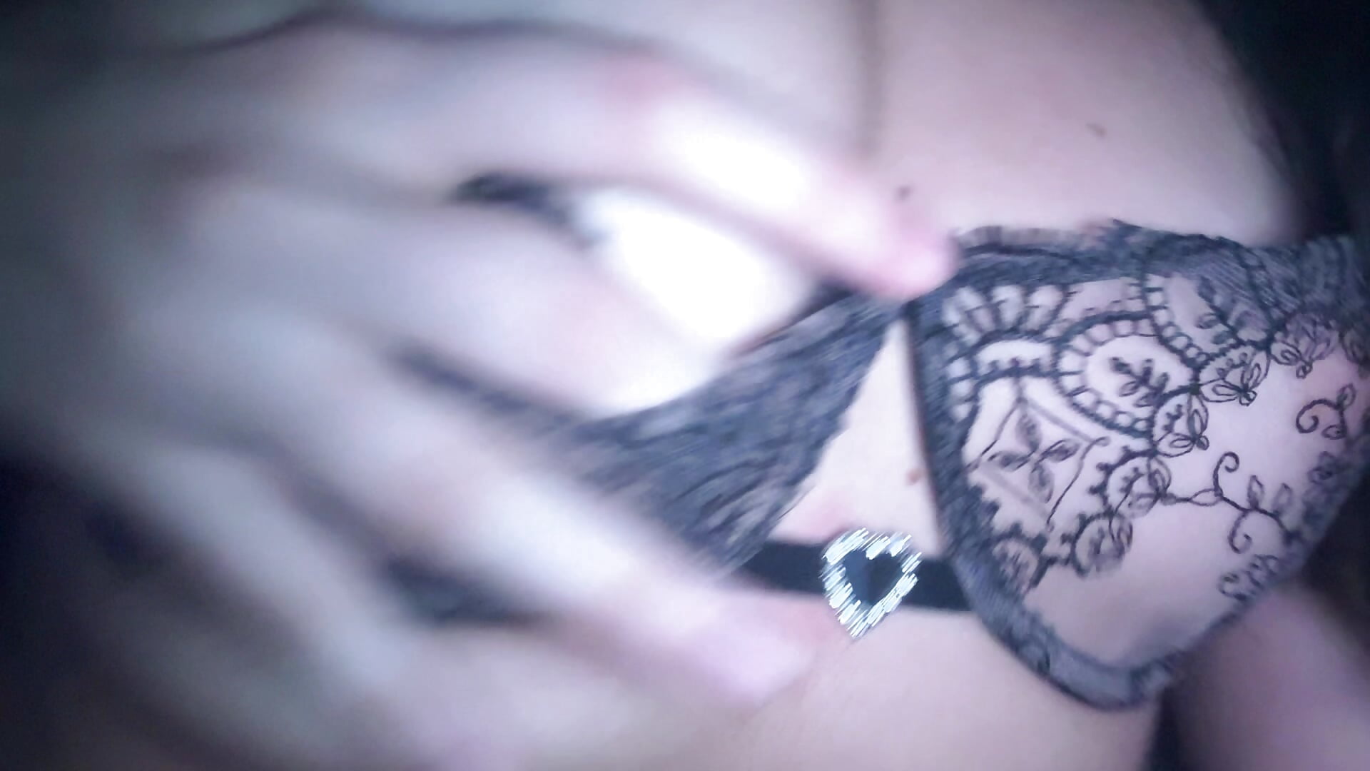 Mi tocco in giro - clip cu DeaAthena model videochat