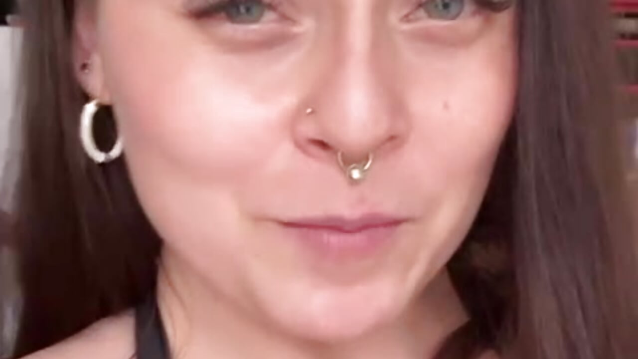 Something out of the ordinary 😍🌸 - วิดีโอโดย Carrie_GB โมเดลแคม