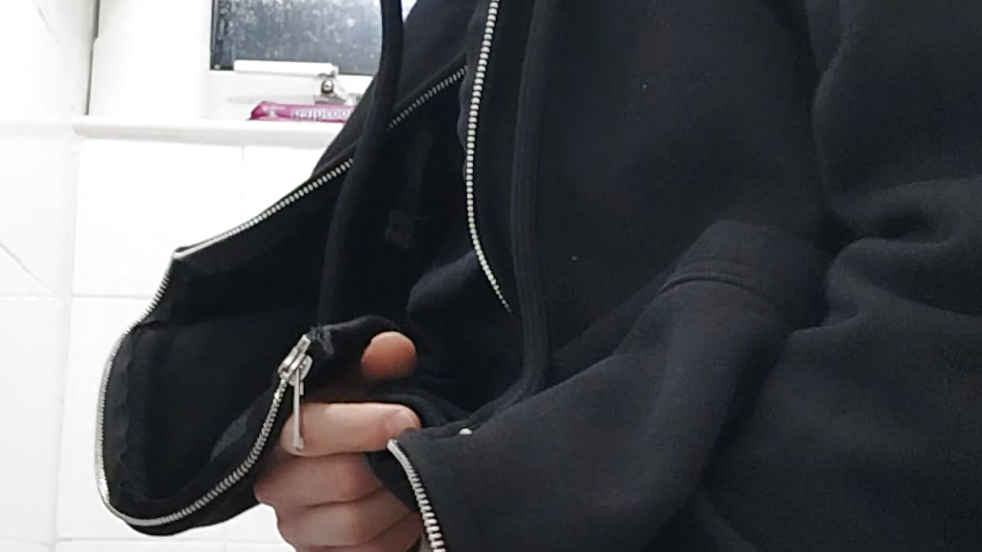 Showing my ass - video by CrookedBunk3527 cam model