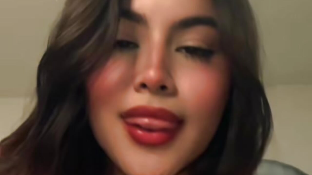 🩷🫶🏼 - video by Zarahs_Blare1 cam model