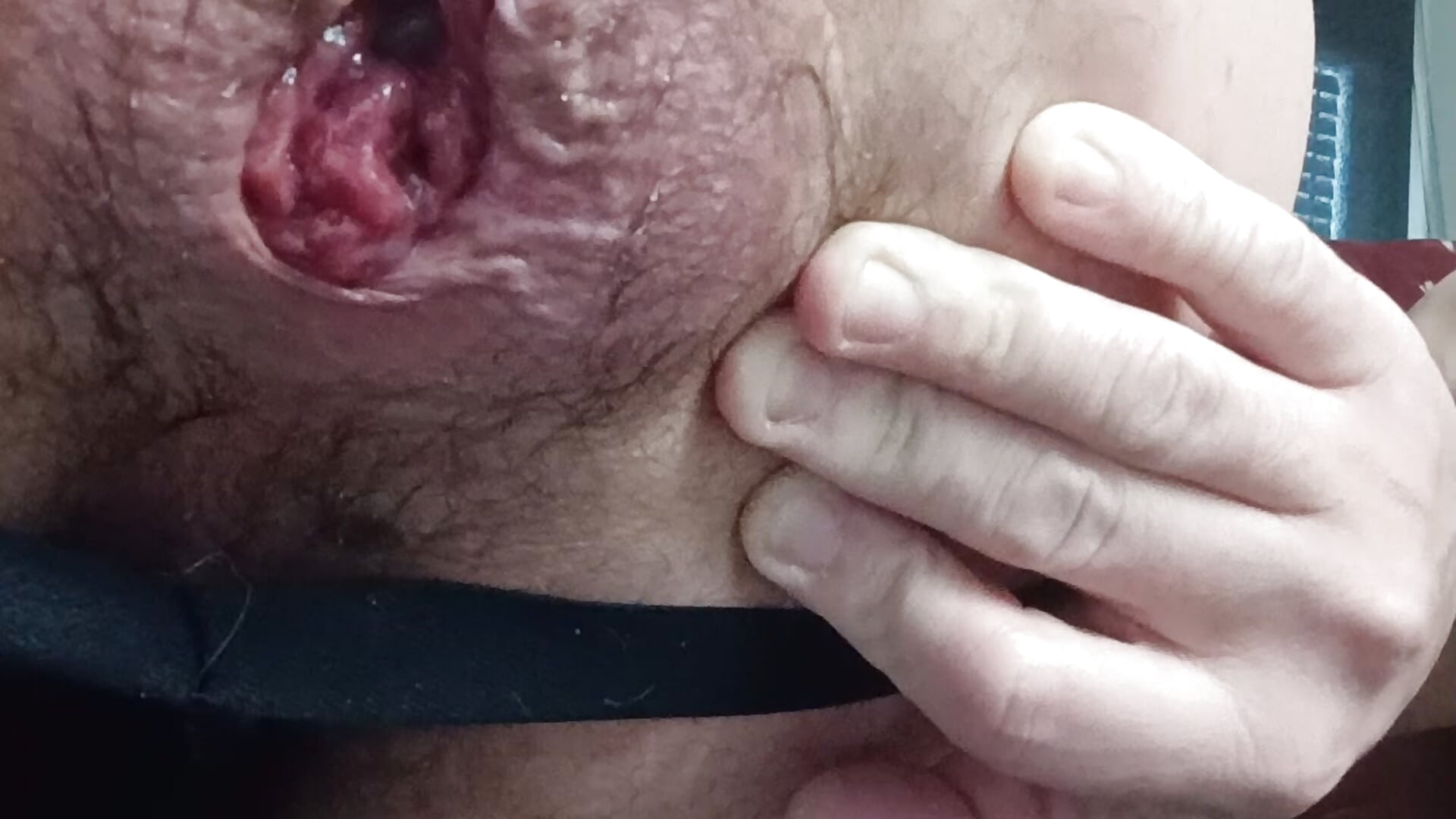 New Fist Toy - video by CumDumpPig83 cam model