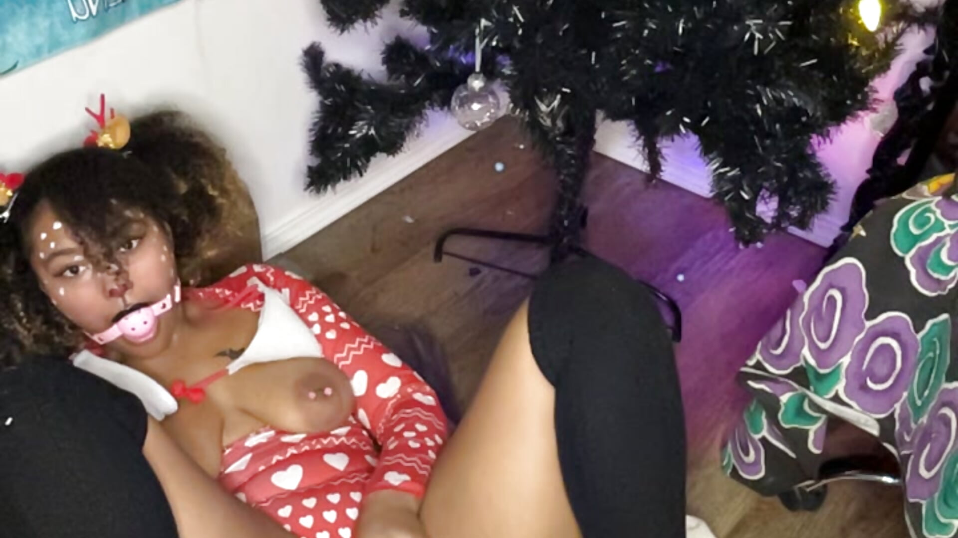 Rain-deer games - video av HonneyBunnyXO cam model