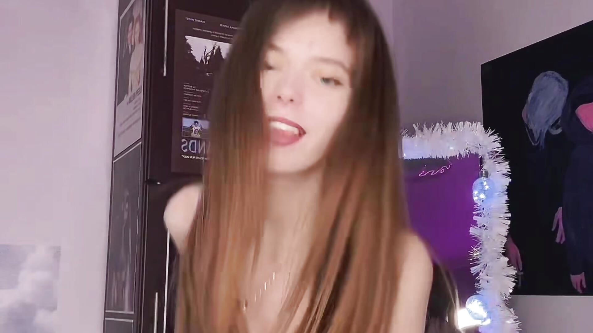 c0687145536b470aa4bd5d48f971f321 - Moonliiine 캠 모델의 동영상