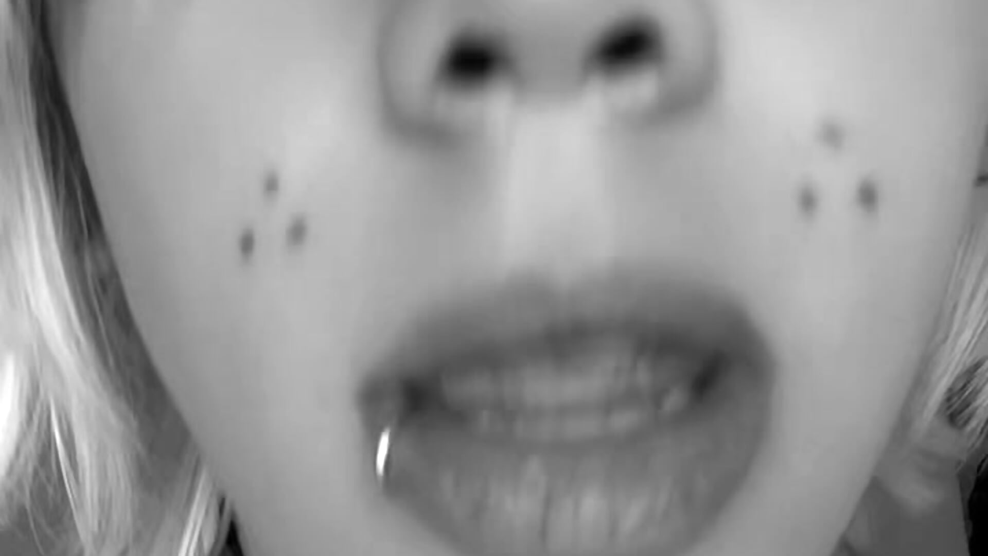 Mmm I want to run my tongue all over your body right now ✨🙈 — filmik Kheyler_1, modela(-lki) na kamerkach