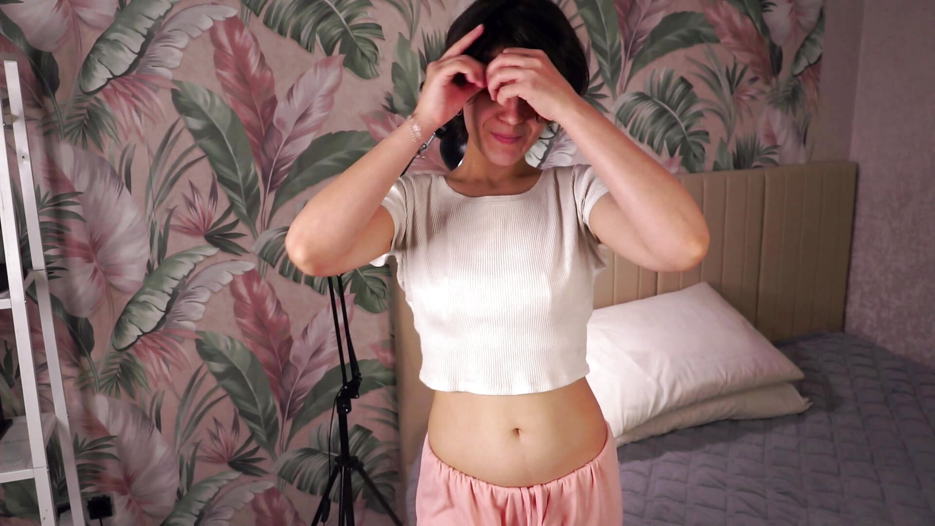 Grace and rhythm in one movement 💃 - video by MerrieBarnicle cam model