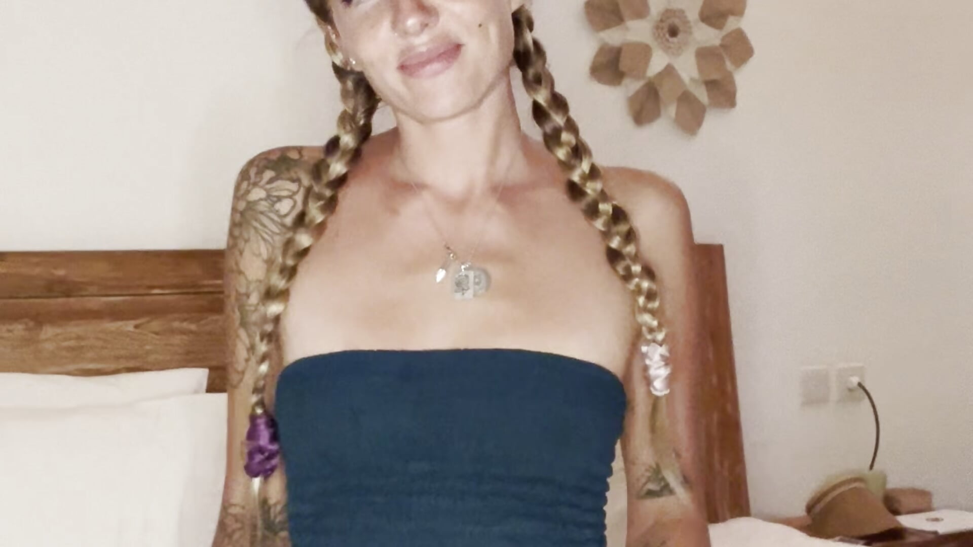 Just A Taste - video di OpheliaRoxx modella di cam