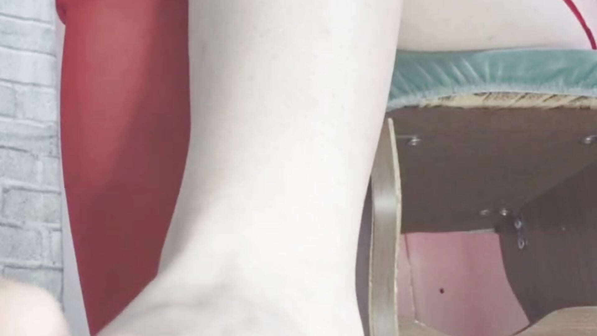 Cum on my feet and clean it