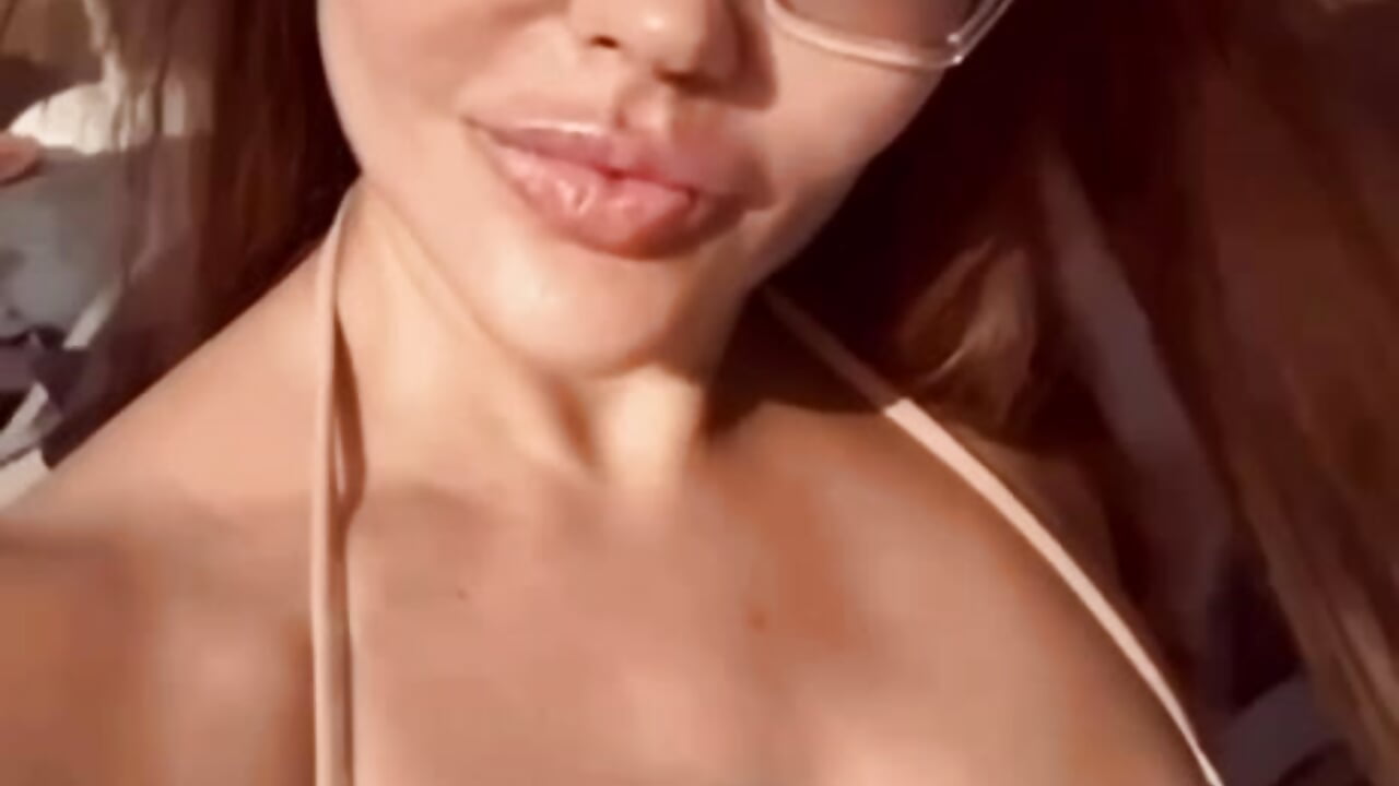 IMG_3042 - video by NessaMuti cam model