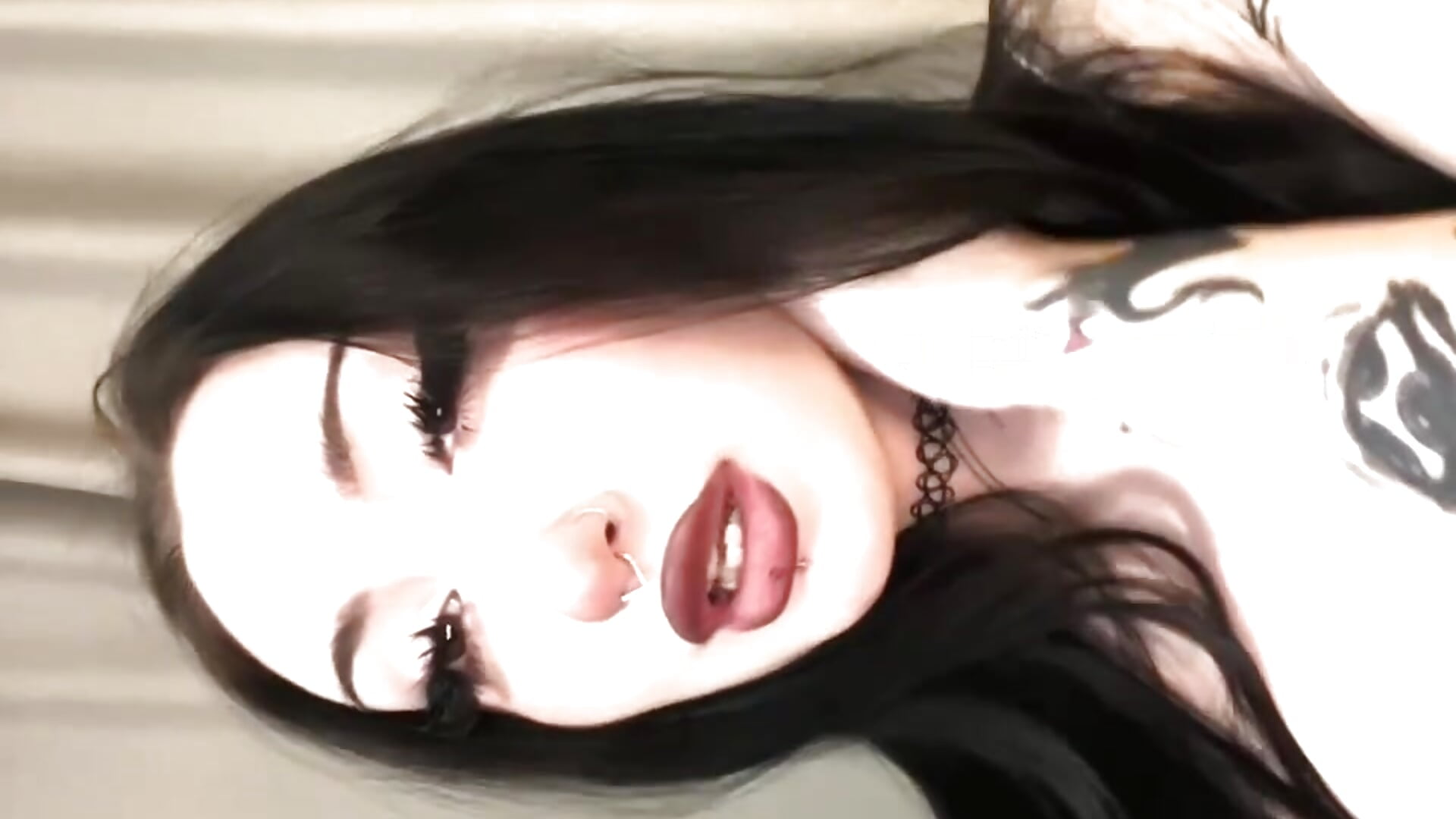 flutter like a butterfly - video của người mẫu cam easter_altt