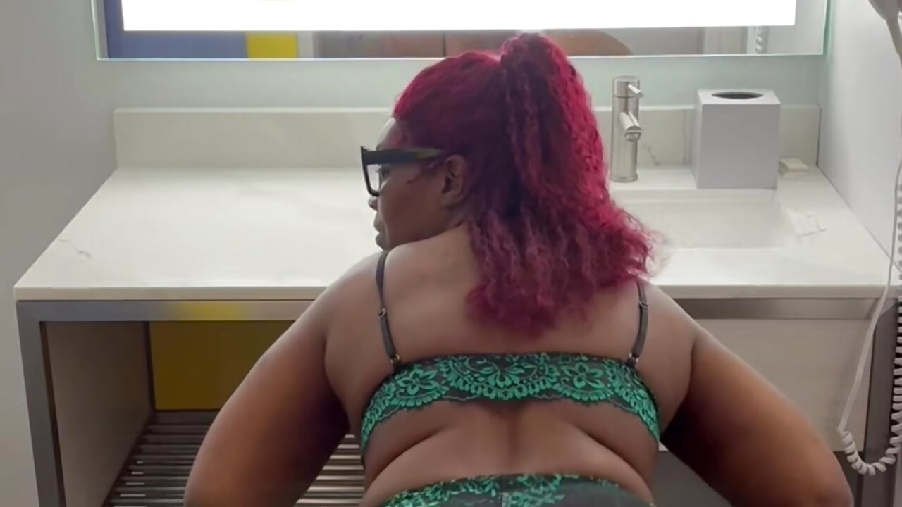 profile-intro-video-1765825799 - video by prettichocolate cam model