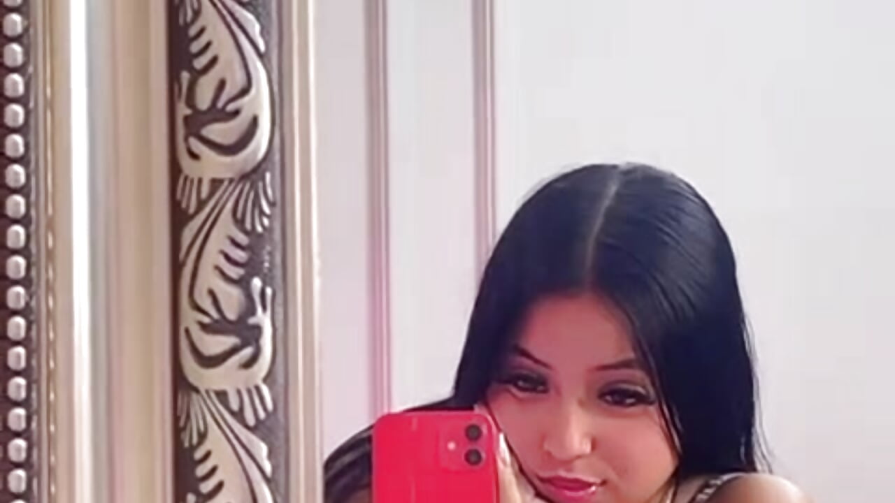 I want you to lose control with me.🤍🔥 - video di Jessie-Torres modella di cam