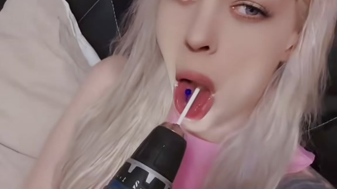 Lollipop👀 - video od modelky/modela Melina_Diamond
