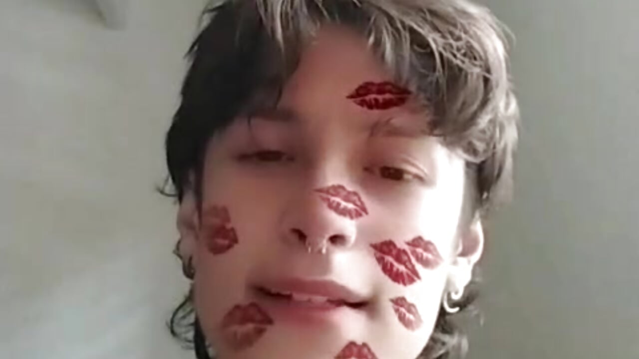 WhatsApp Video 2026-01-03 at 1,21,35 AM - video by cirosky_elchicopolla cam model